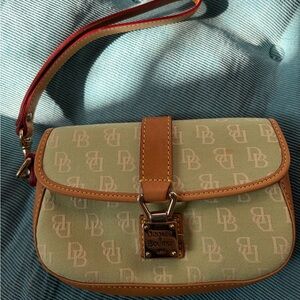 Dooney & Bourke Light Green & Brown Wristlet w/ gold hardware & signature print